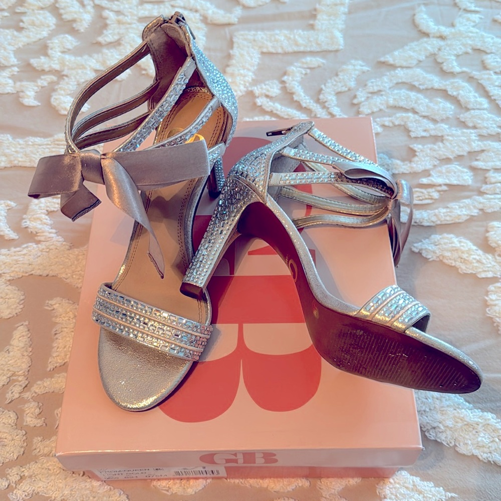 Women’s heels, light gold. True to size, very comfortable.